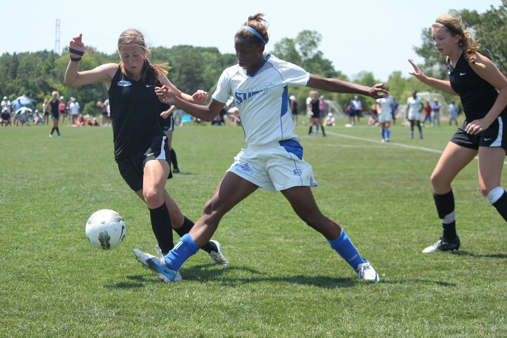 Colorado Rush (in black) defeated Dallas Sting 1-0 to claim the U-15 ECNL national title.