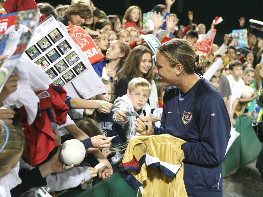 Abby Wambach signing autographs at RFK