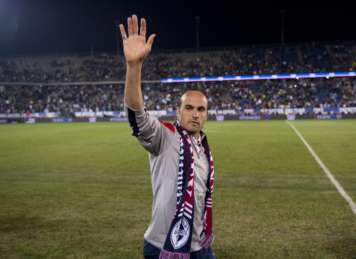 landon-donovan-2 Strikers Logo