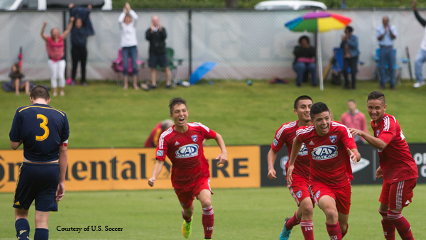 fc-dallas-u16s-celebrate-2015-da-championship Strikers Logo