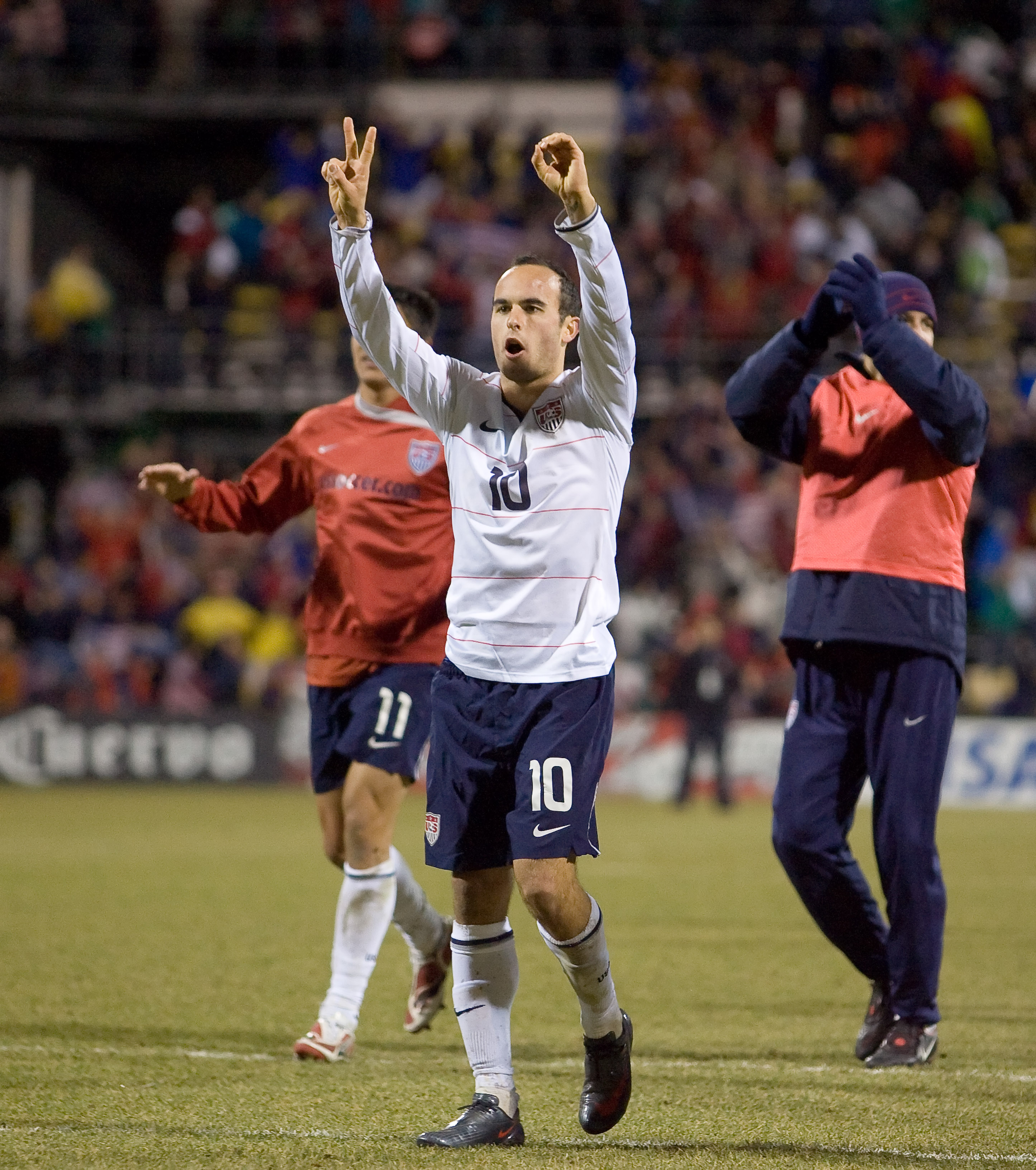 landon-donovan-3 Strikers Logo