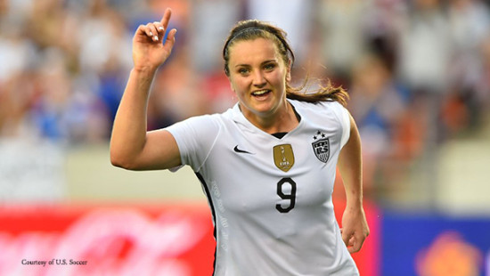 Lindsey-Horan,-USWNT-celebration