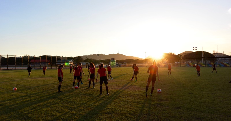 u17wnt-training-camp16 Strikers Logo