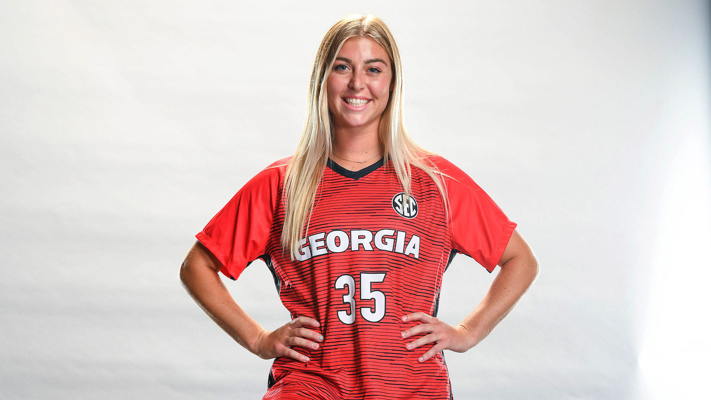 Georgia midfielder Sydney Stephens (35)