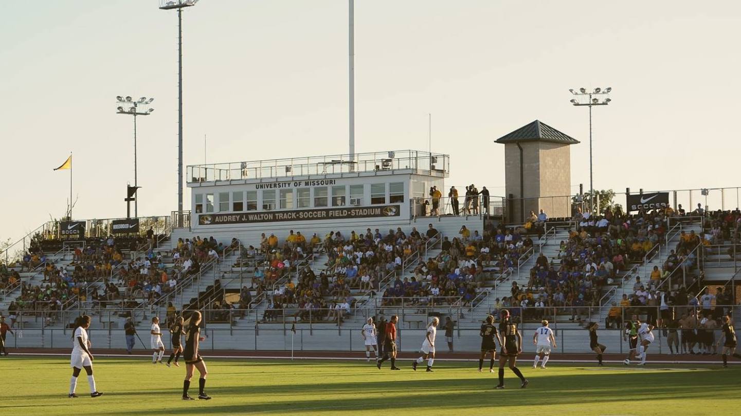 Mizzou Soccer head coach Stefanie Golan signs 10 class of 2023 recruits -  SoccerWire