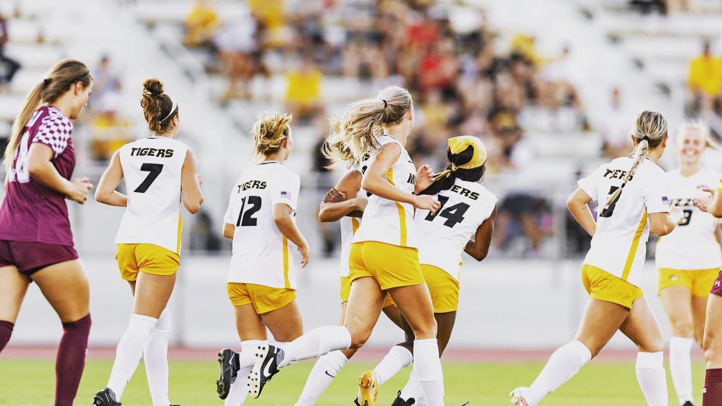 Mizzou Soccer head coach Stefanie Golan signs 10 class of 2023 recruits -  SoccerWire