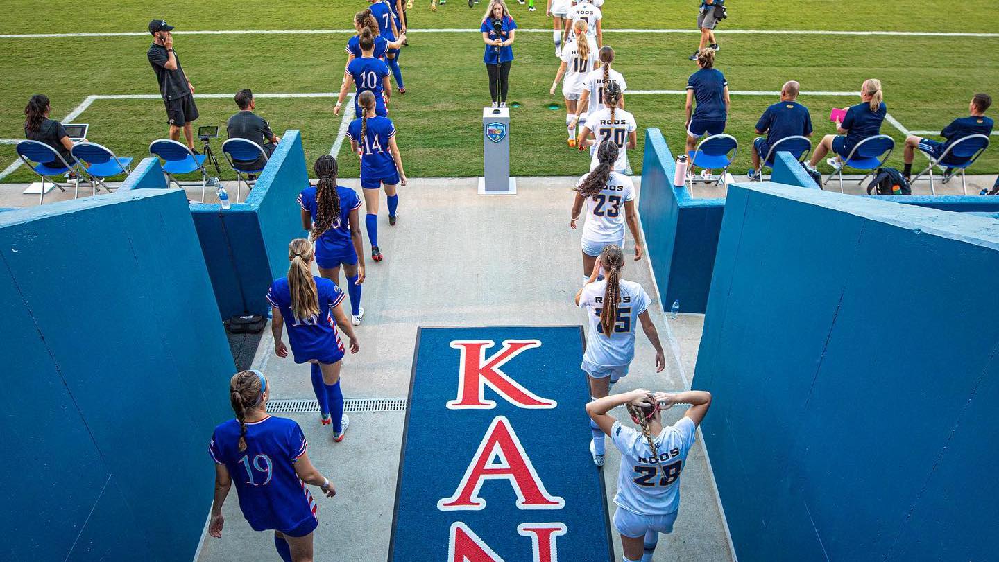 kansas-jayhawks-walkout