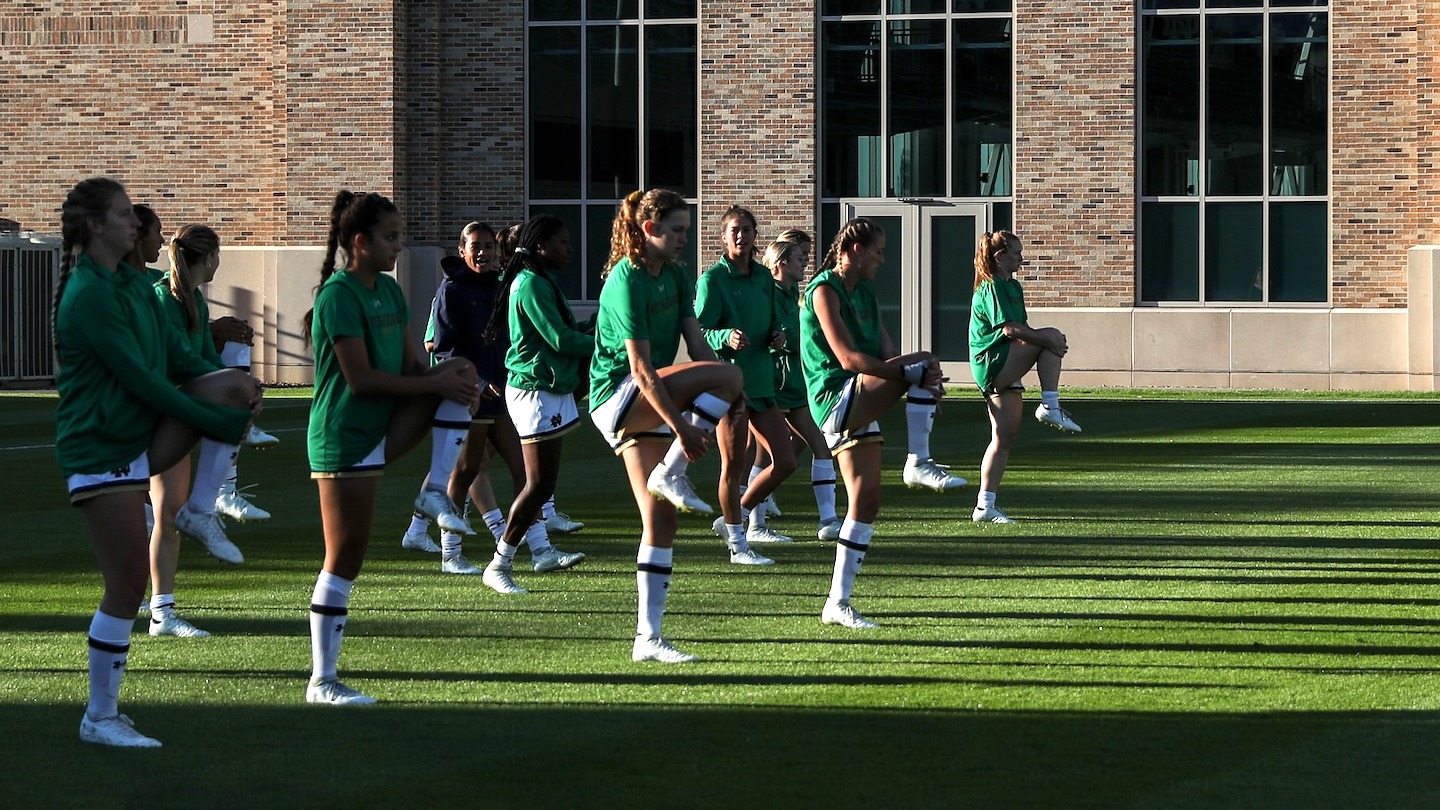 notre-dame-women-warmups