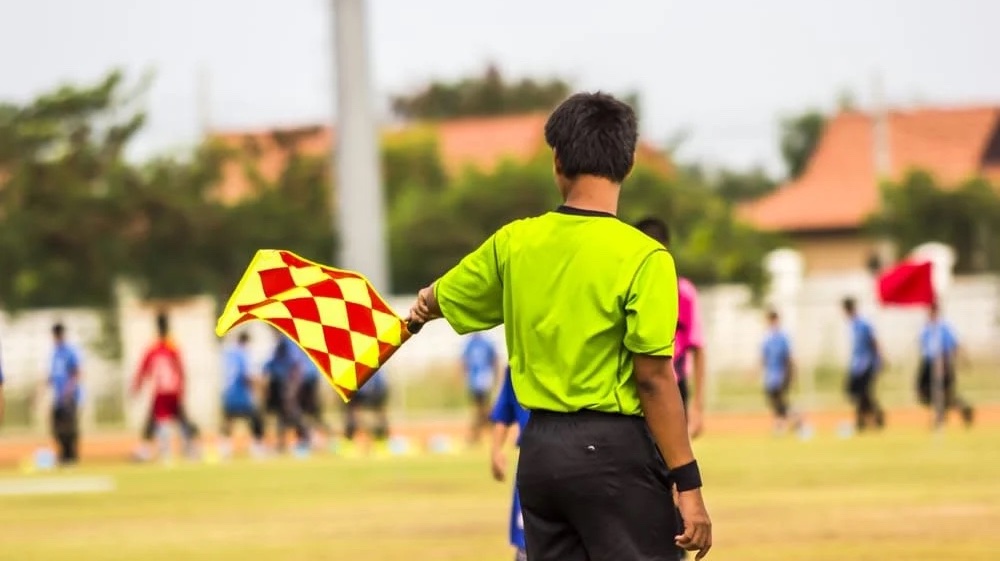 Mastering the Offside Rule: Debunking common myths for youth soccer parents