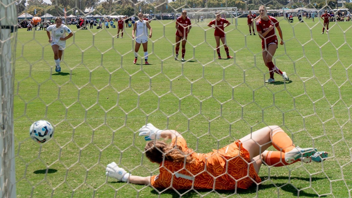 ecnl-girls-playoffs-gk8